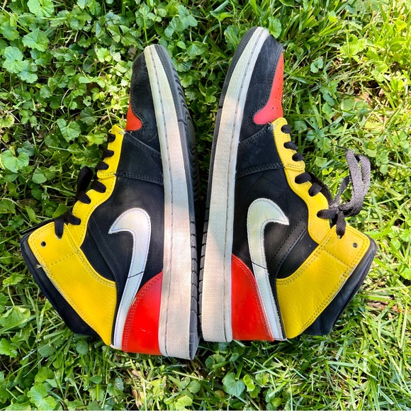 Nike Air Jordan Size 8.5 Men Red, Black and Yellow - Picture 4 of 16